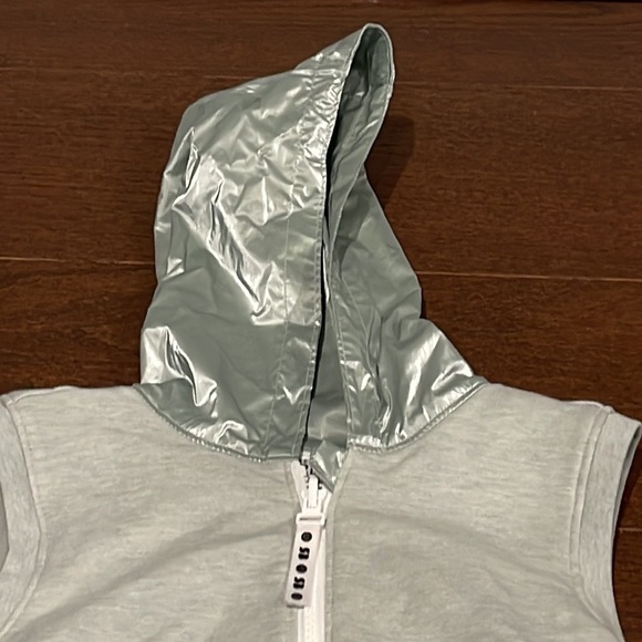 Athleta Girl x Simone Biles Green Vest Size XS 6 - Picture 2 of 5